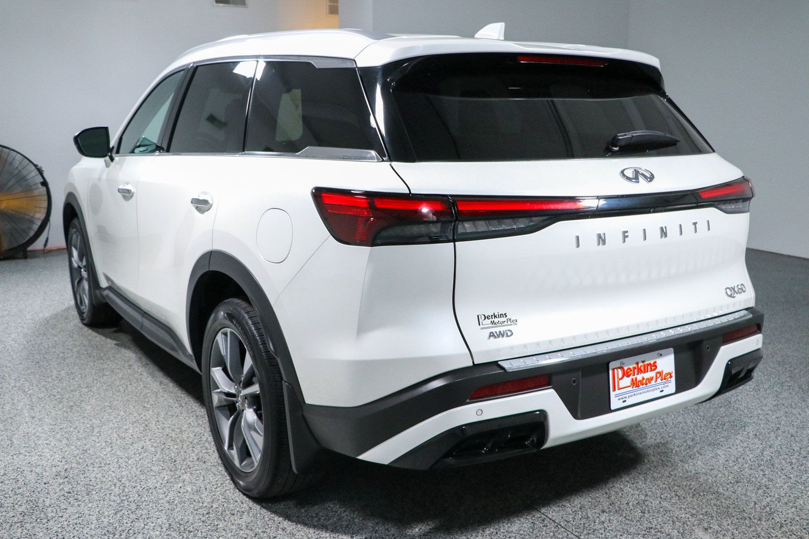 Used 2023 INFINITI QX60 Luxe w/ Cargo Package AWD/4WD image 9