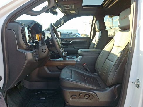 Used 2023 Chevrolet Silverado 1500 High Country w/ High Country Premium Package image 13