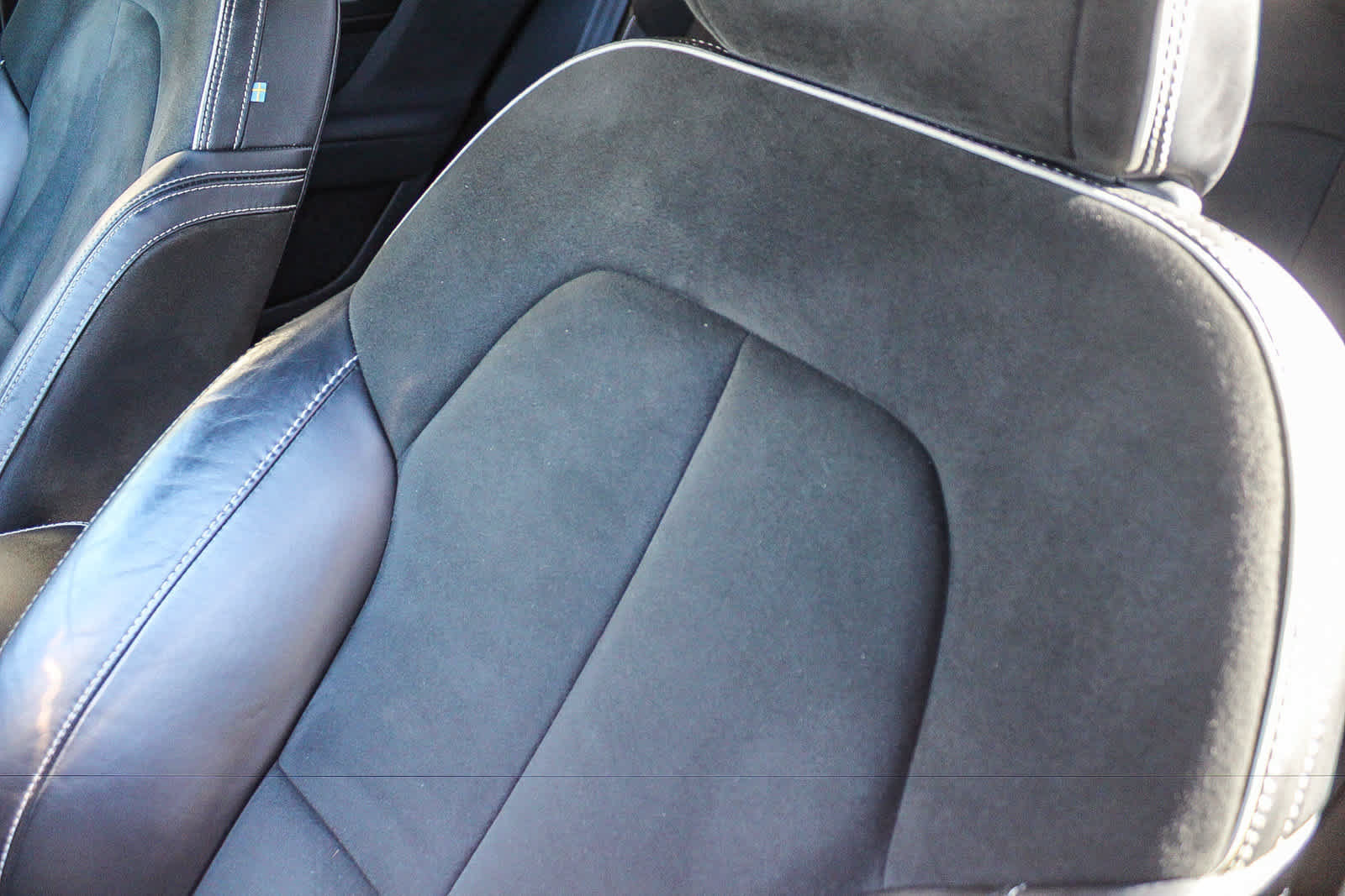 Used 2021 Volvo XC40 T5 R-Design AWD/4WD image 33