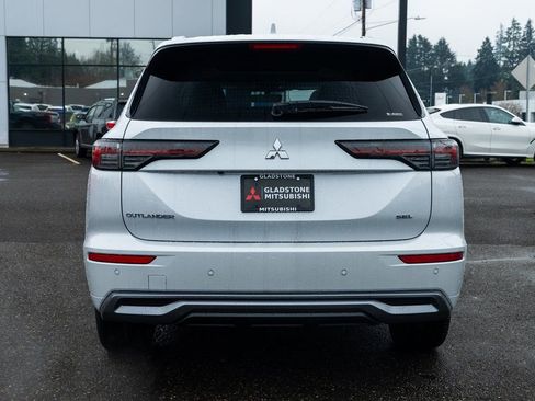 New 2026 Mitsubishi Outlander SEL image 5