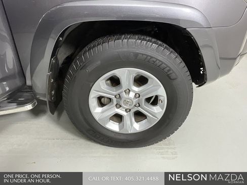 Used 2018 Toyota 4Runner SR5 Premium image 10