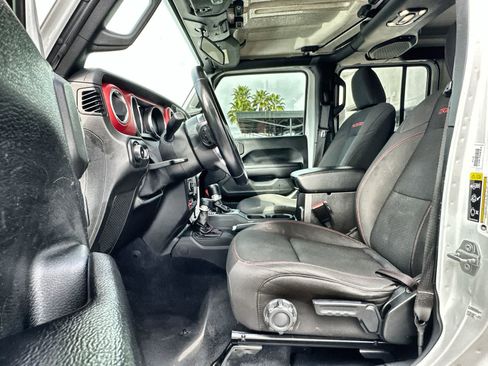 Used 2021 Jeep Wrangler Unlimited Rubicon image 2