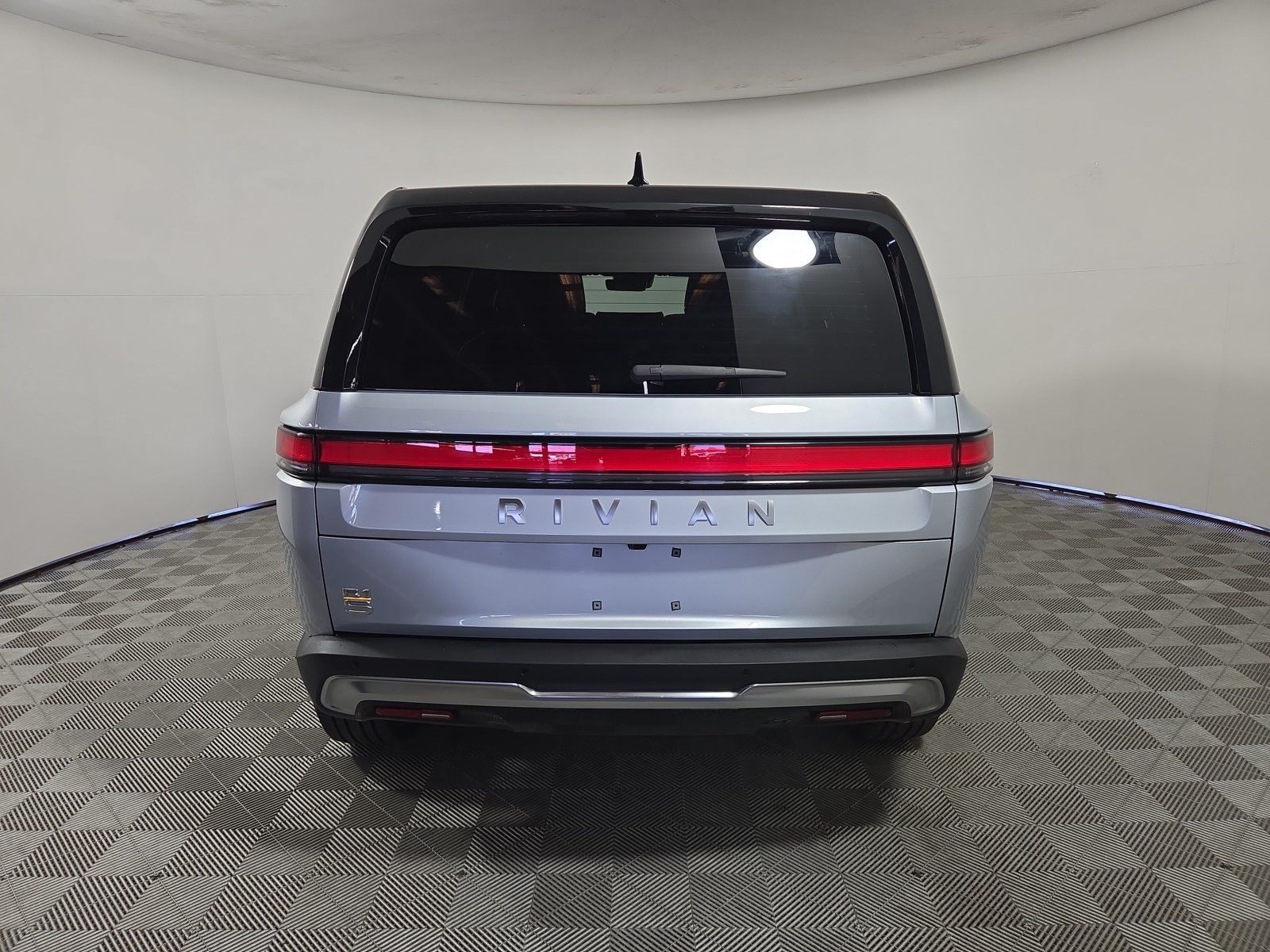 Used 2024 Rivian R1S Adventure Quad AWD/4WD image 4