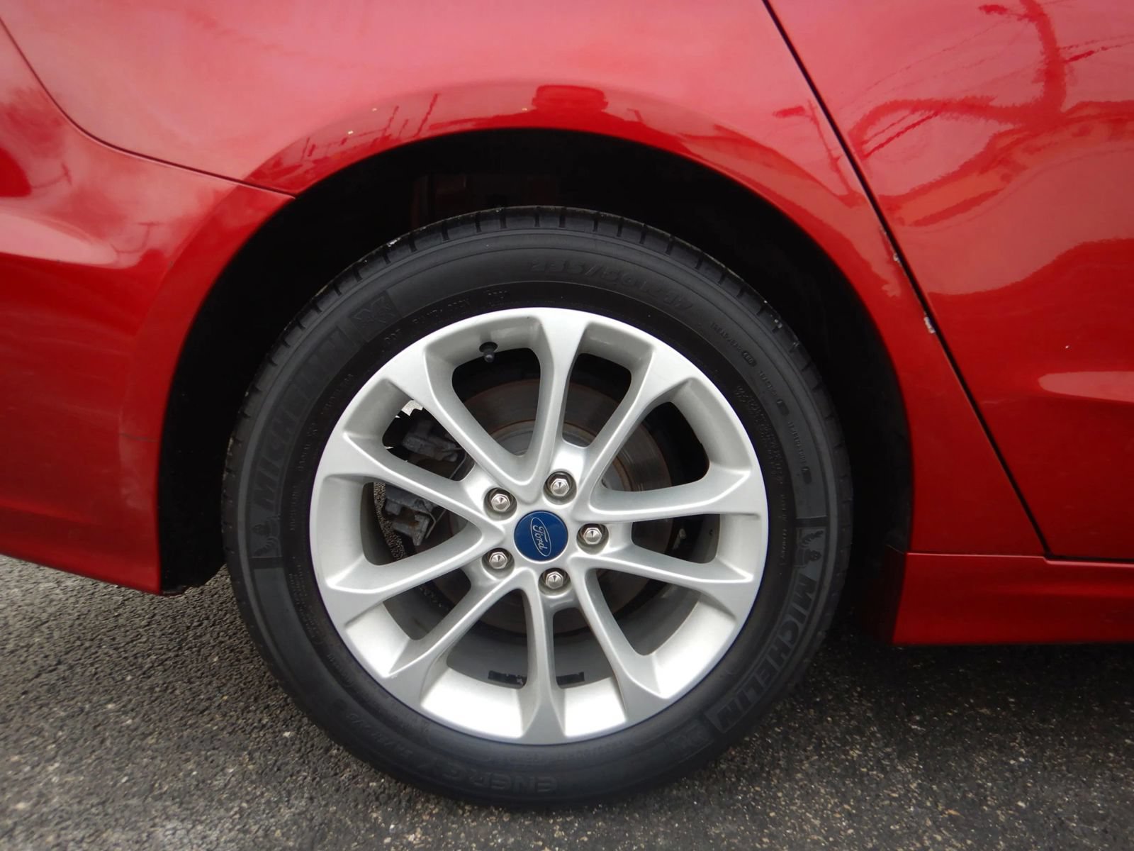 Used 2019 Ford Fusion SE FWD image 27
