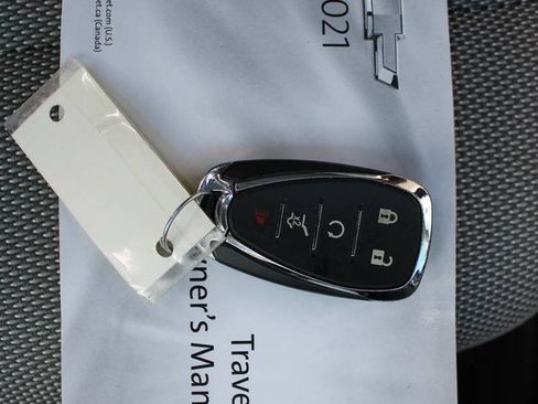 Used 2021 Chevrolet Traverse LT AWD/4WD image 41