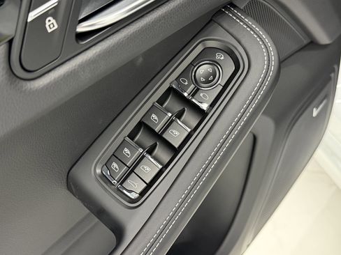 New 2026 Porsche Macan Turbo image 28