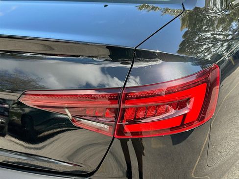Used 2019 Audi A4 2.0T Premium image 32