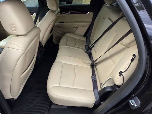 Used 2019 Cadillac XT5 Luxury FWD image 12