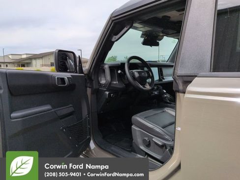 New 2026 Ford Bronco Badlands w/ Sasquatch Package AWD/4WD image 9