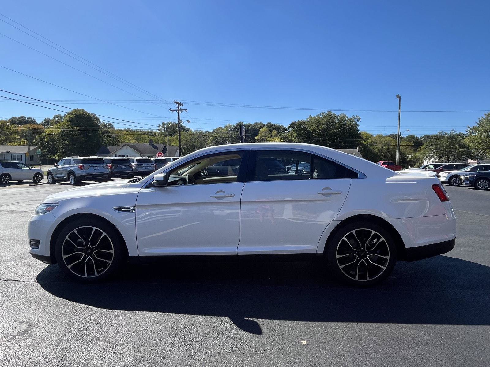Used 2018 Ford Taurus SEL w/ Equipment Group 201A FWD image 23