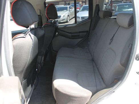 Used 2006 Nissan Xterra S AWD/4WD image 24