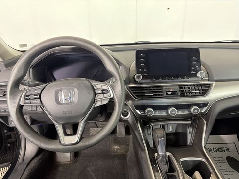 Used 2018 Honda Accord LX image 3