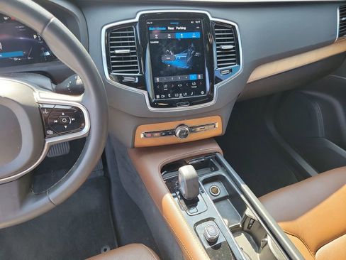 Used 2023 Volvo XC90 B6 Plus w/ Protection Package Premier image 32