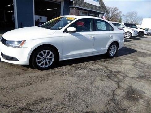 Used 2014 Volkswagen Jetta SE image 3