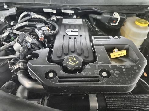 New 2026 RAM 3500 Laramie AWD/4WD image 28