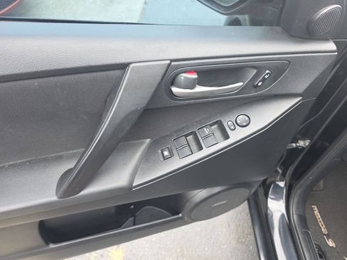 Used 2011 MAZDA MAZDA3 i Touring FWD image 9