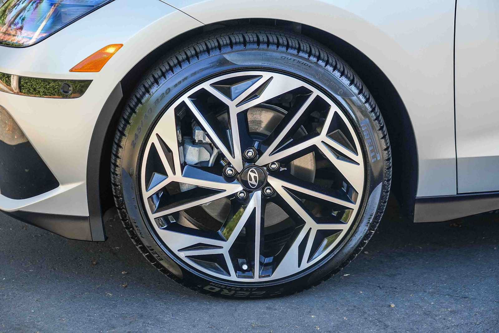 Used 2023 Hyundai Ioniq 6 Limited AWD/4WD image 11