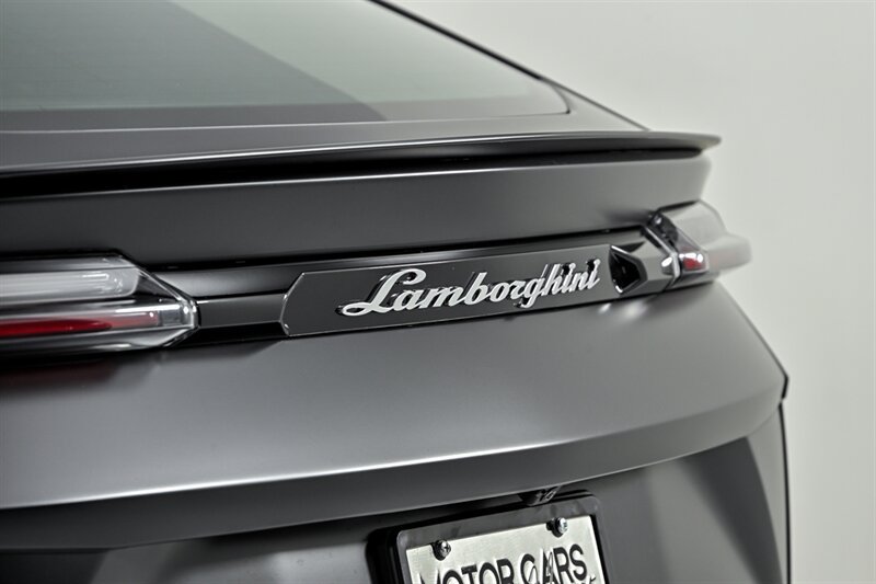 Used 2023 Lamborghini Urus S AWD/4WD image 13