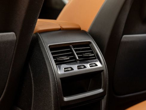 Used 2024 BMW X5 xDrive40i w/ Parking Assistance Package image 35