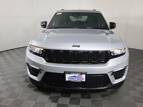 New 2025 Jeep Grand Cherokee Limited w/ Luxury Tech Group II AWD/4WD image 2