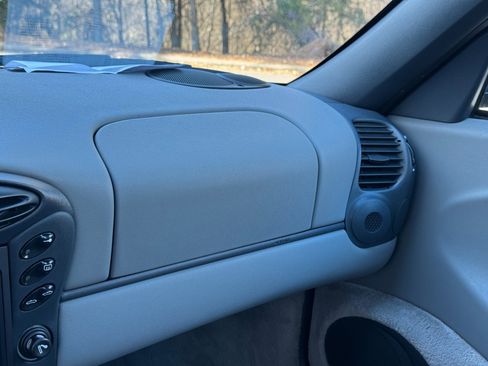 Used 1999 Porsche Boxster HEATED SEATS / MANUAL TRANSMIS image 33