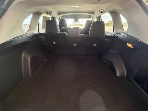 Used 2019 Toyota RAV4 LE image 4