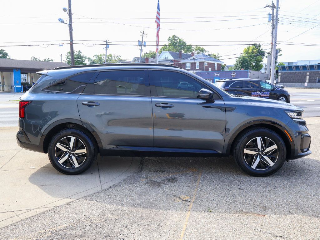 Used 2022 Kia Sorento S FWD image 6