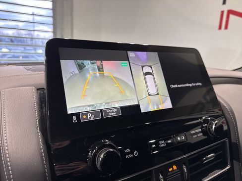 Used 2023 INFINITI QX80 Premium Select image 24