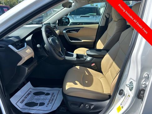 Used 2025 Toyota RAV4 XLE Premium FWD image 2
