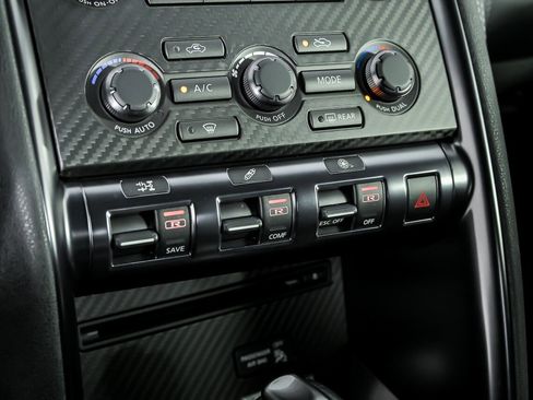 Used 2016 Nissan GT-R Premium AWD/4WD image 33