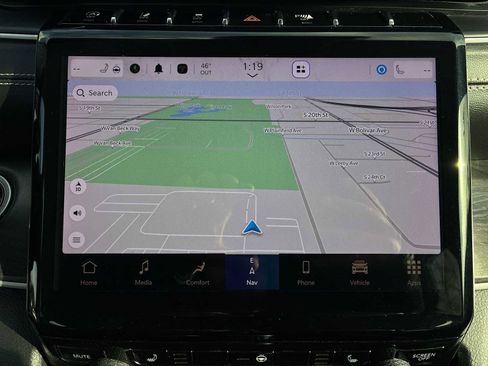 Used 2023 Jeep Grand Cherokee Limited image 15