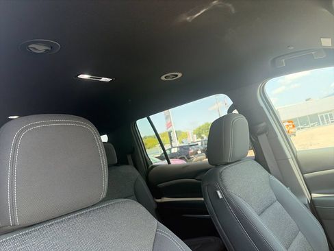 Used 2025 Chevrolet Traverse LT w/ Driver Confidence Package AWD/4WD image 20
