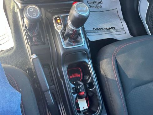 Used 2022 Jeep Wrangler Unlimited Rubicon w/ Steel Bumper Group image 15