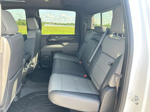 Used 2025 Chevrolet Silverado 2500 ZR2 w/ Technology Package AWD/4WD image 24