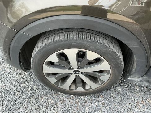 Used 2022 Kia Telluride S AWD/4WD image 28