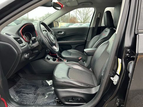 Used 2018 Jeep Compass Trailhawk w/ Cold Weather Group image 13