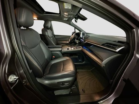 Used 2022 Toyota Sienna XSE image 23