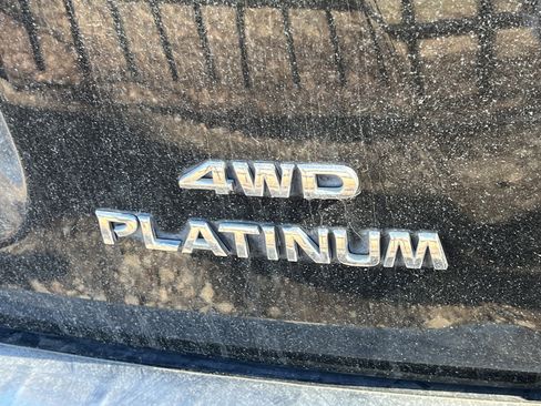 Used 2016 Nissan Pathfinder Platinum w/ Family Entertainment Package image 6