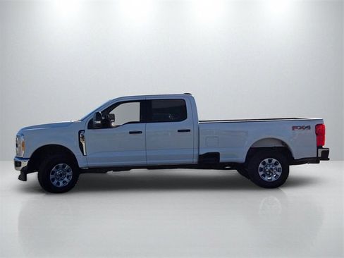 Used 2023 Ford F350 XLT w/ FX4 Off-Road Package image 7