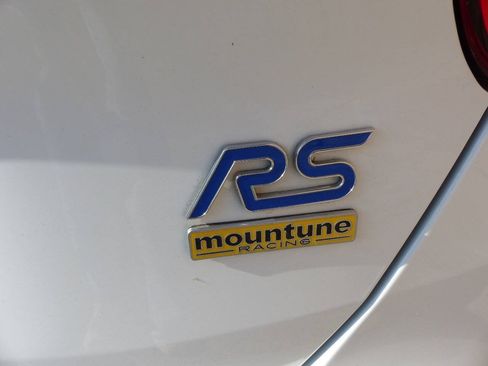 Used 2017 Ford Focus RS AWD/4WD image 8