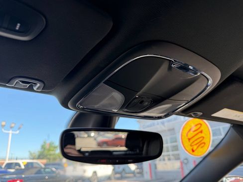 Used 2019 Jeep Cherokee High Altitude AWD/4WD image 18