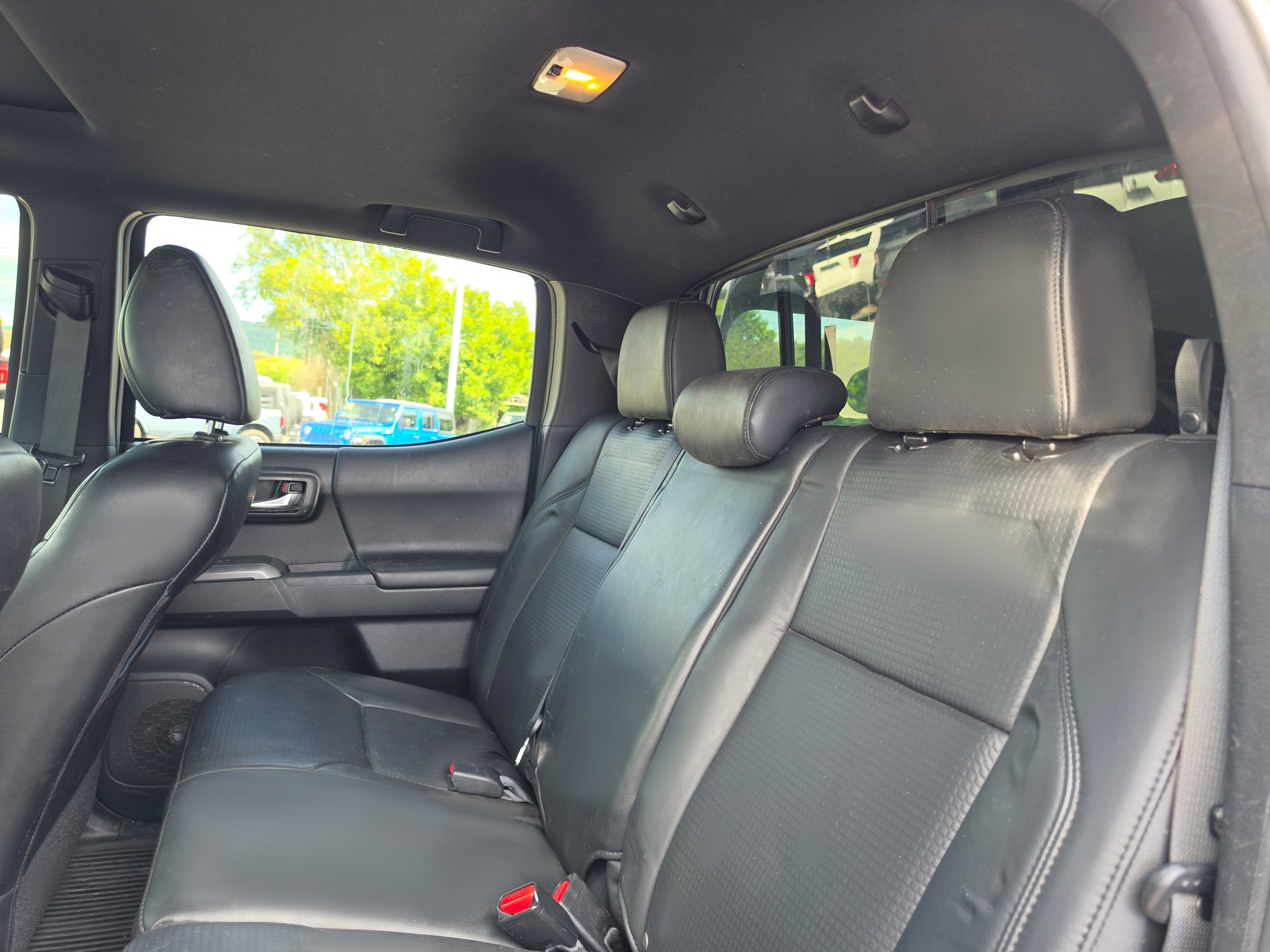 Used 2019 Toyota Tacoma TRD Sport w/ TRD Premium Sport Package AWD/4WD image 14