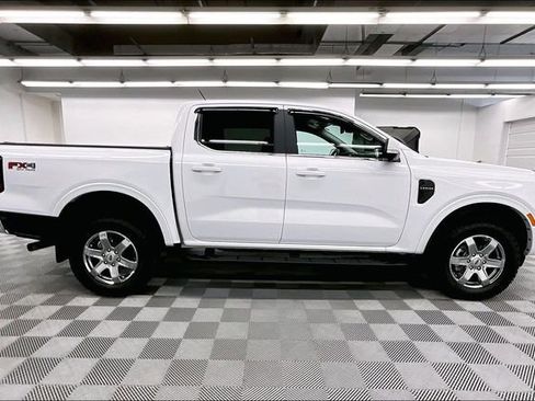Used 2025 Ford Ranger Lariat w/ FX4 Off-Road Package image 16