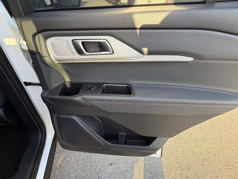 New 2026 Ford Explorer Active w/ Active Comfort Package RWD image 19