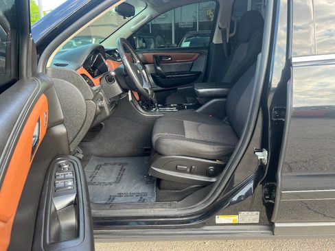 Used 2015 Chevrolet Traverse LT w/ Style and Technology Package image 20