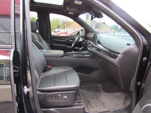 Used 2023 Cadillac Escalade Sport AWD/4WD image 12