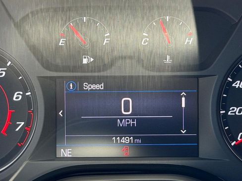 Used 2022 Chevrolet Camaro LT RWD image 18