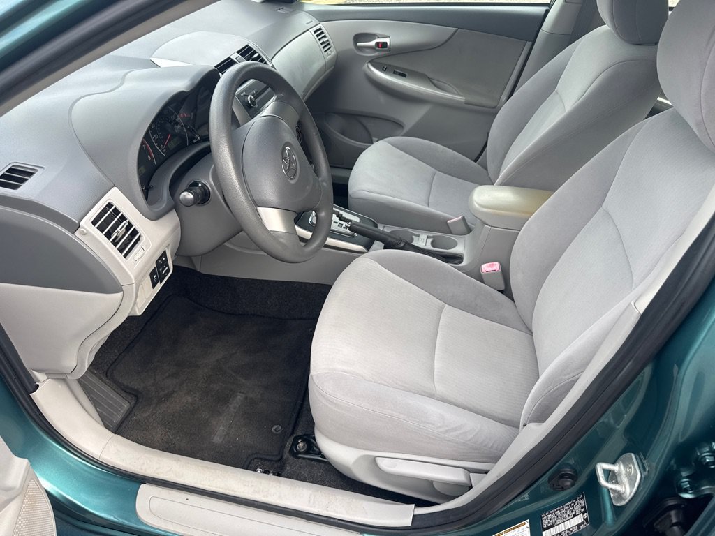 Used 2010 Toyota Corolla LE FWD image 27