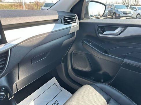 Used 2025 Ford Escape Platinum AWD/4WD image 48