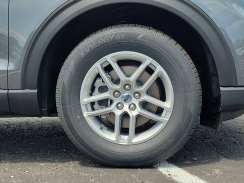 New 2026 Ford Explorer Active AWD/4WD image 9